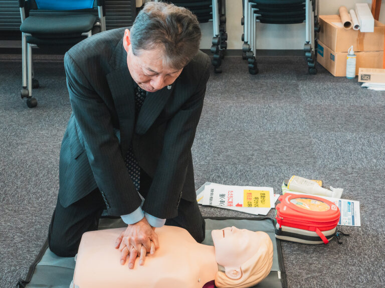 AEDの使い方を知ろう！　〈キヤノンマーケティングジャパン〉流、救命講習を体験。　（後編）