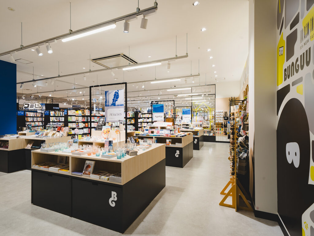 正面入口側店内の様子