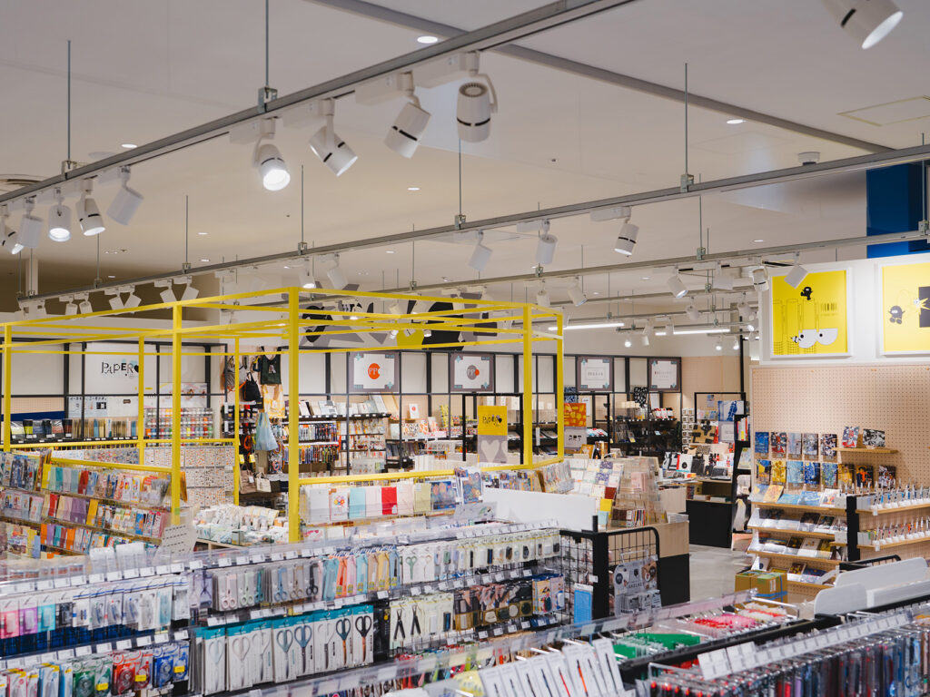 BUNGUU名取店_店内の様子。文房具がたくさん並んでいます。